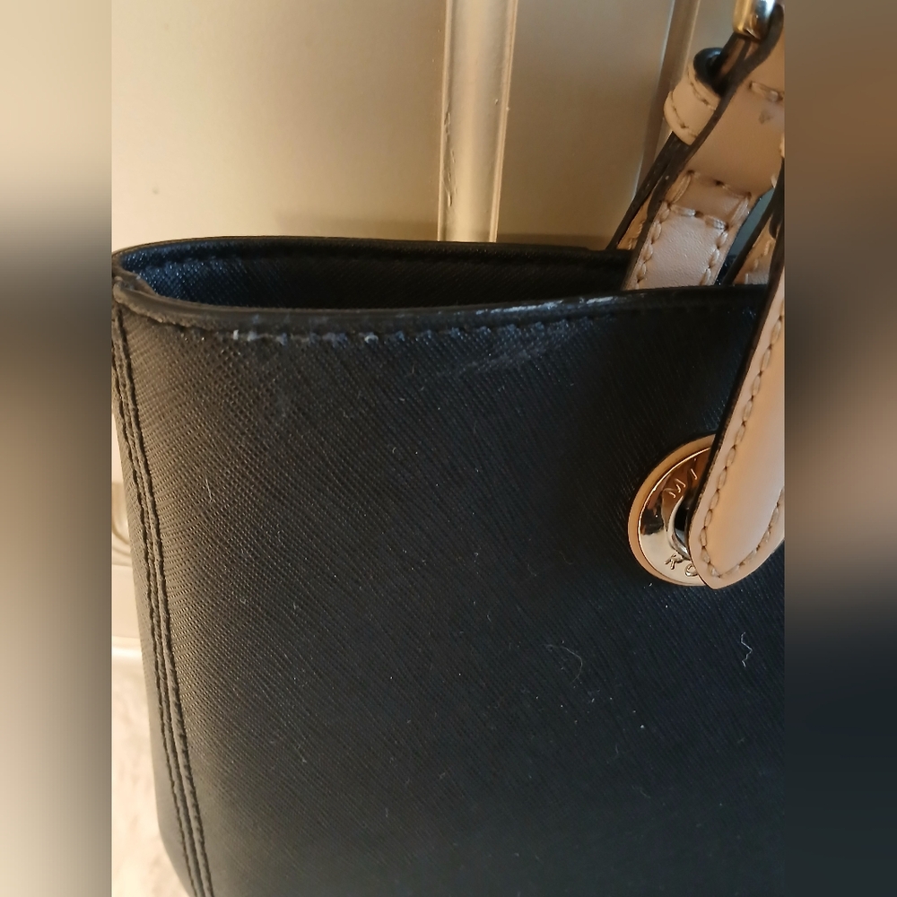 Michael Kors Black Tote Bag - Picture 12 of 16